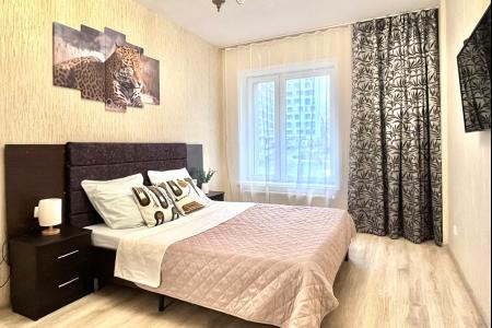 Евродвушка Апарт Гулливер с лоджией в центре