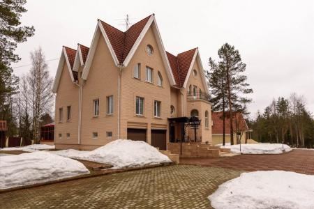 Шикарный двухэтажный особняк с банкетным залом вблизи Сертолово