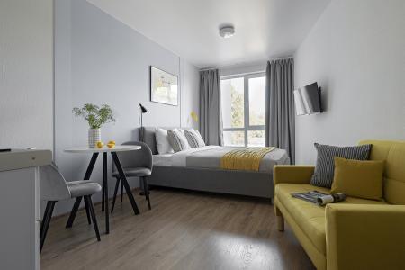 Волшебная студия у пруда с парком