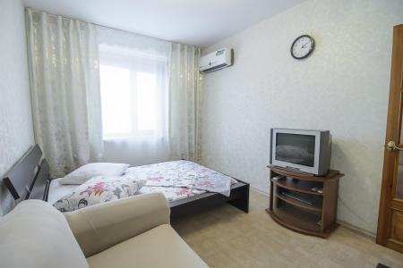 Однокомнатная квартира возле ТЦ "Континент"