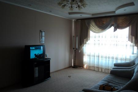 В районе находится Администрация, магазины и парк