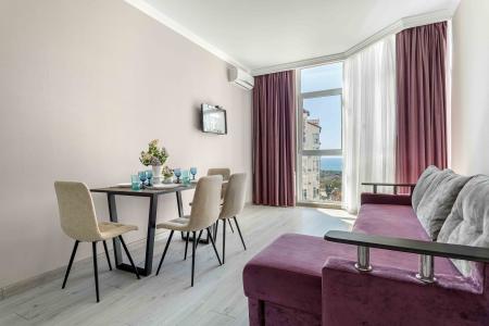 Евро двухкомнатная квартира с красивым видом на море и парковую зону