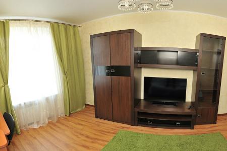 Двухкомнатная квартира возле тц "Каскад"