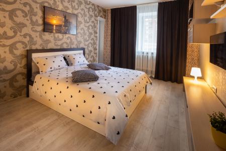 1-кв (43кв.м) в Центре Уфы на  Цюрупы от УфаГости