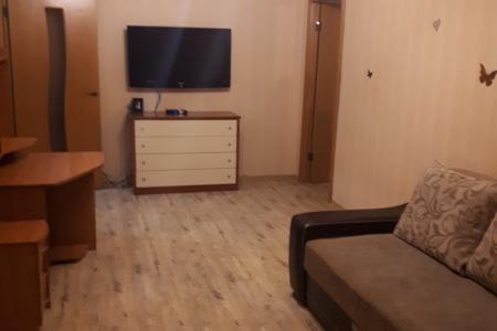 Двухкомнатная квартира в Центре города , рядом со стадионом Труд и Сквером Кирова