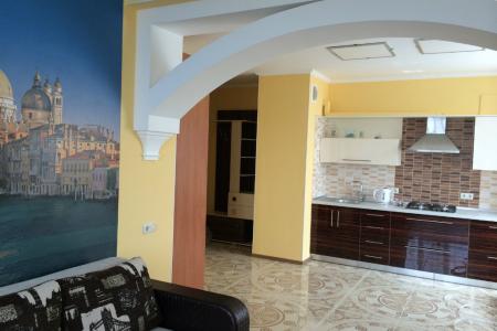 Однокомнатная квартира-студия в новом доме с ремонтом. Море рядом.