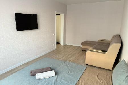 Просторная двухкомнатная квартира рядом с Аквапарком