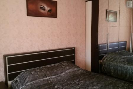 Квартира находится рядом с автовокзалом. Все магазины в шаговой доступности