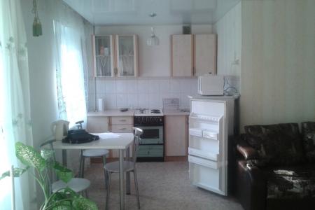 Двухкомнатная квартира возле ЖД вокзала