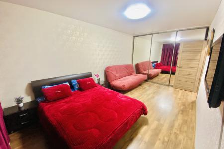 Квартира находить в пешей доступности к Парку Победы