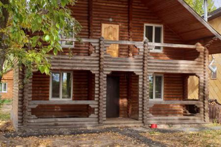 Аренда номера в деревянном доме