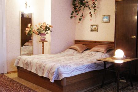 Однокомнатная квартира с ремонтом в районе Коллонады