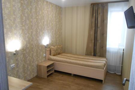 Двухкомнатная квартира в новом доме с мебелью и бытовой техникой.