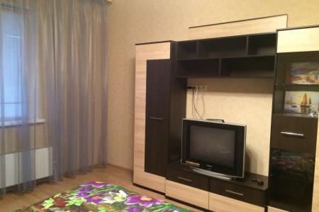 Однокомнатная квартира в районе ТРЦ Аура