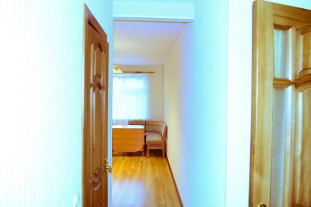 2комнатная терешковой 20