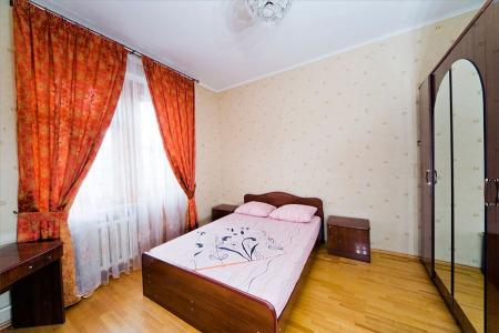 Двухкомнатная квартира посуточно напротив автовокзала, рядом площадь Победы и ТулГУ