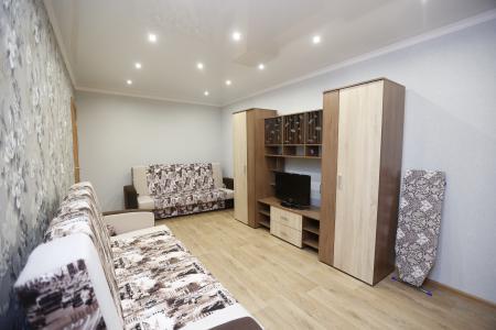 Сдам посуточно уютную 2х-комнатную квартиру возле ТЦ "Югра Молл"