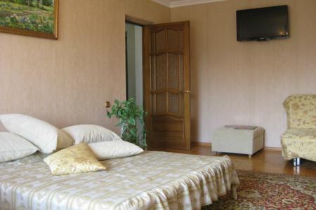 Сдам посуточно 1-ком. квартиру в центре