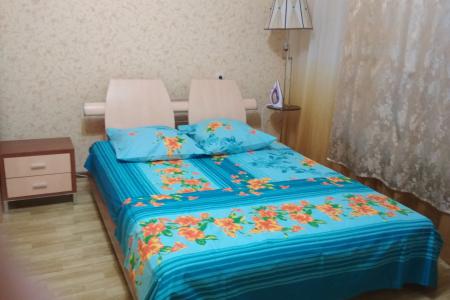 Отдам посуточно и на часы одноуомнатную квартиру в центре