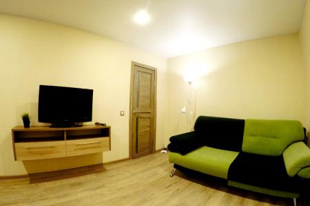 2-ком. квартира с гардеробной комнатой в Железнодорожном