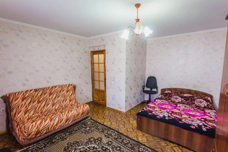 Однокомнатная квартира возле кафе- "Звезда"