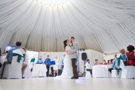 Коттедж с панорамным обзором на лес