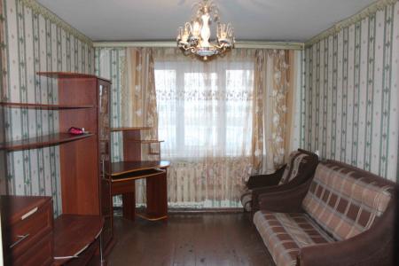 Сдаю квартиру, в Луге, на Кирова 83.