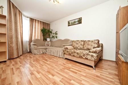 Отличная 2к. кв в новом доме возле Р/К Уралмаш. Закрытый двор,удобная парковка. WiFi.