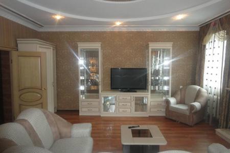 Сдаю посуточно 3-х комнатную квартиру с евроремонтом в курортной зоне.