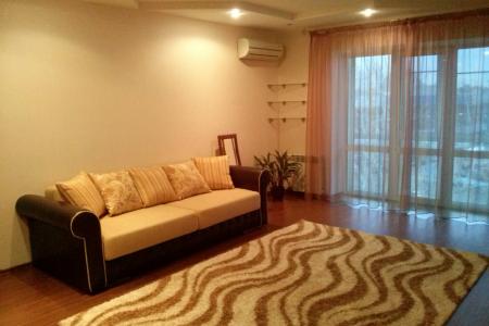 отличная квартира в самом центре