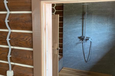 Дом (коттедж) недалеко от моста влюбленных