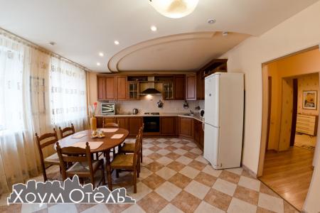 Четырехкомнатная квартира, ул. 8 Марта, 8