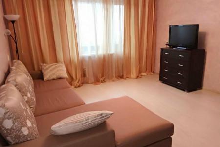 Двухкомнатная квартира рядом с Шарташским рынком