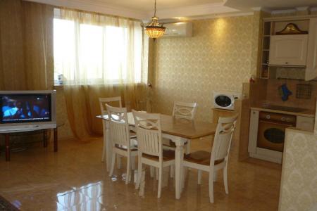 Двухкомнатная квартира посуточно в Омске