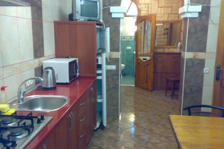 Ялта ул.Севастопольская 2к. квартира веранда парковка до Набережной 150 м. посуточно