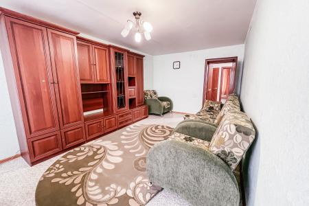 Трешка рядом с ТЦ Автобус