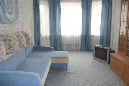 Однокомнатная квартира возле ЛД Витязь