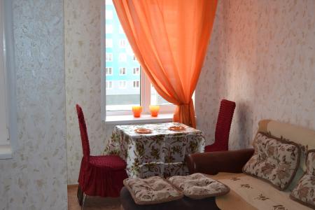 рядом автовокзал,рынок центральный,гипермаркет Карусель,пермская ярмарка, центр города,все рядом.