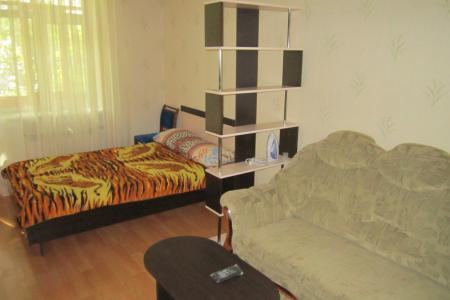 Однокомнатная квартира с евроремонтом возле ЖД вокзала.