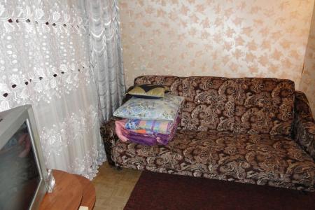 Двухкомнатная укомплектованная квартира в начале Пролетарки