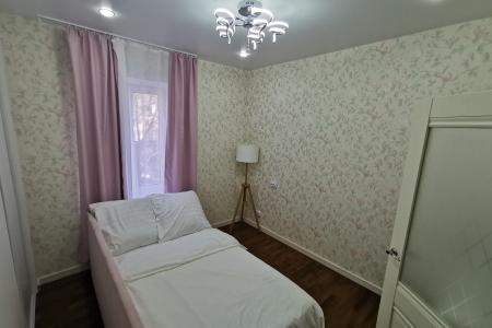 Тихое место на набережной "Лазури"