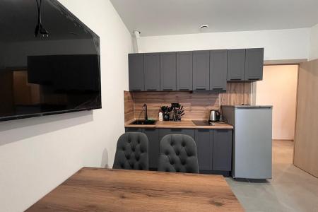 Новая и стильная квартира с балконом