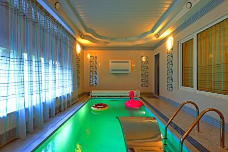 Дом для отдыха с бассейном и сауной на севере Москвы для 24 гостей