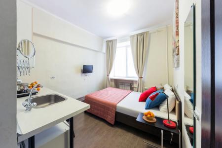 Сдаем студию, в которой сделан современный ремонт, удобная обстановка.