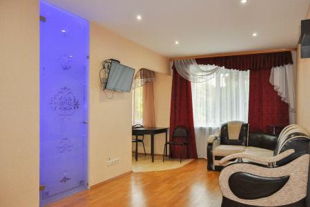 Попова,25 двухкомнатная квартира-студия