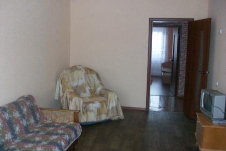 Двухкомнатная квартира (300 м до пл.Победы)