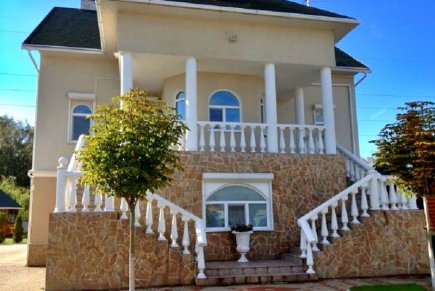 Новый замечательный коттедж с бассейном и бильярдом на 15-20 человек в Климовске