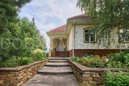 хорошийй дом на ленингоадке с реальными ценами