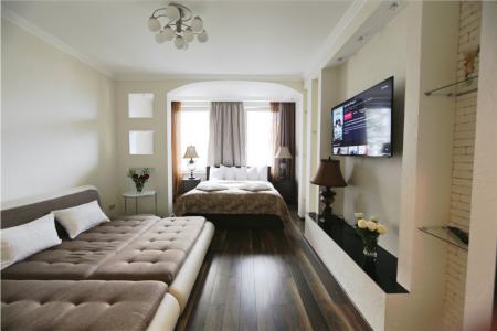 Квартира в центре у Невского проспекта, с подземным паркингом ,двумя ванными комнатами и лоджией.