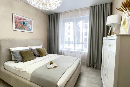 Комфортная, светлая евро двухкомнатная квартира с дизайнерским ремонтом, рядом с центром города.